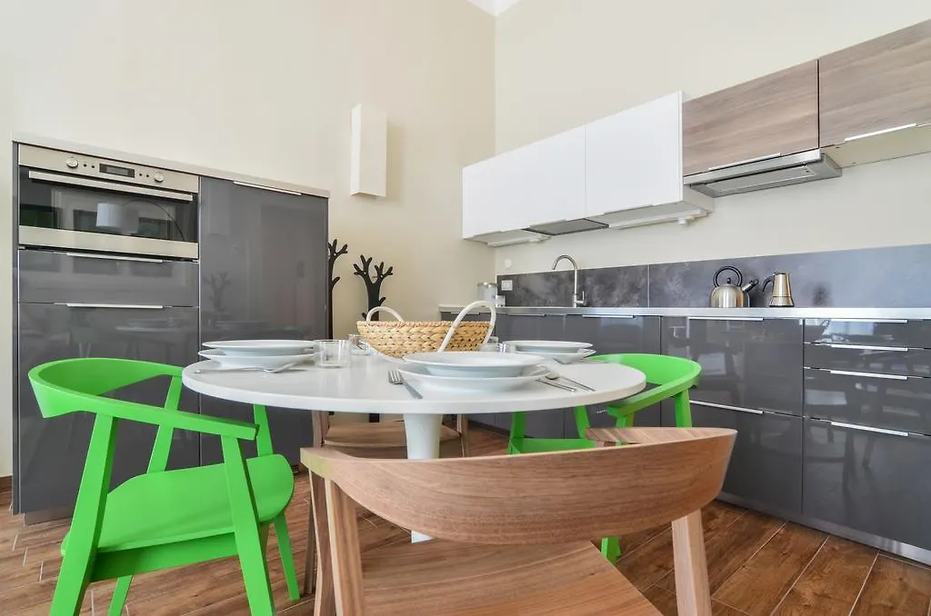 Milano Charme Suite 0*, Milan